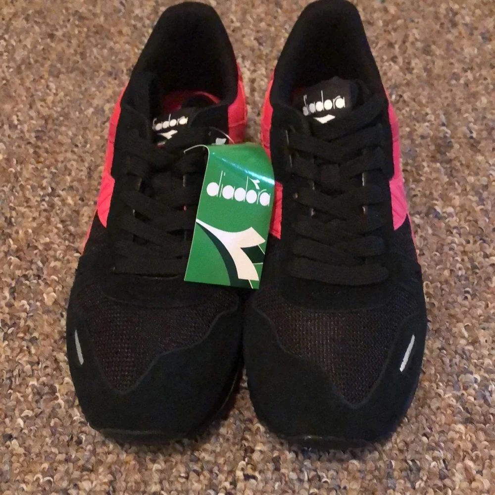 Diadora Titan II‎ black tomato sneakers